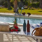 Enchanting With Pool & Lush Garden In Sicily Пачеко