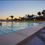Enchanting With Pool & Lush Garden In Sicily Вилла