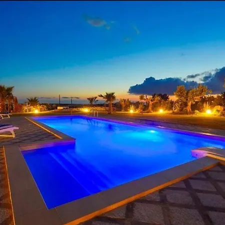 Enchanting With Pool & Lush Garden In Sicily Villa *