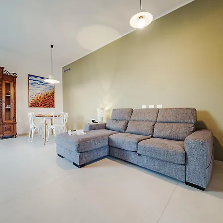 Enchanting With Pool & Lush Garden In Sicily Пачеко
