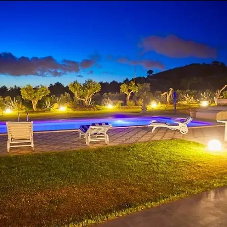 Villa Enchanting With Pool & Lush Garden In Sicily *