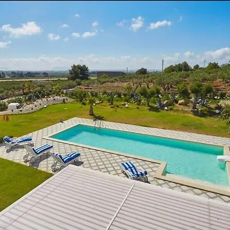 Villa Enchanting With Pool & Lush Garden In Sicily