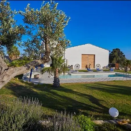 Villa Enchanting With Pool & Lush Garden In Sicily *