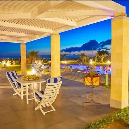 Villa Enchanting With Pool & Lush Garden In Sicily Paceco
