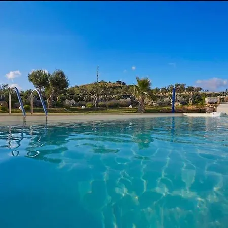 Villa Enchanting With Pool & Lush Garden In Sicily *