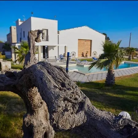 Enchanting With Pool & Lush Garden In Sicily Paceco