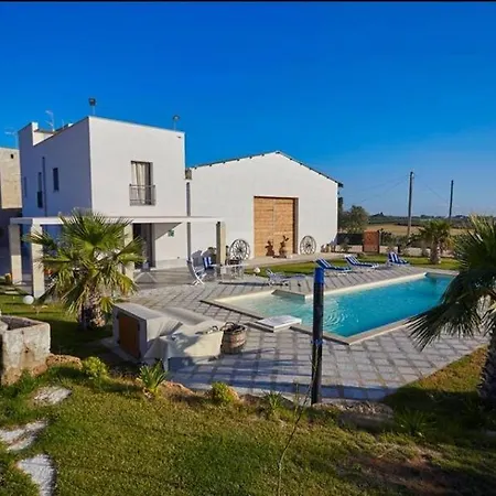 Enchanting With Pool & Lush Garden In Sicily Villa *