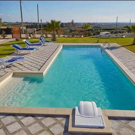 Villa Enchanting With Pool & Lush Garden In Sicily *