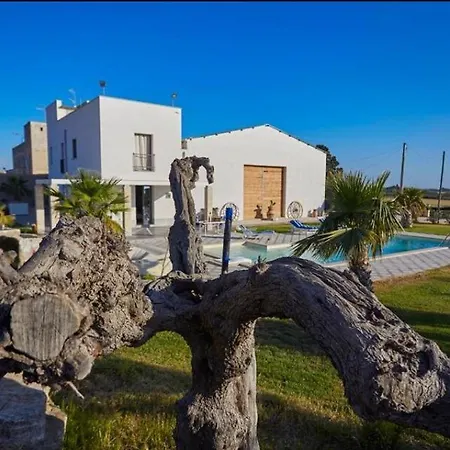 Enchanting With Pool & Lush Garden In Sicily Paceco
